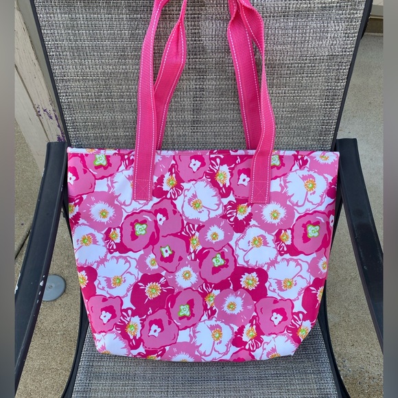 Lilly Pulitzer Scarlet Begonia Insulated Cooler Bag with Vine & Bottle Opener - Picture 2 of 11